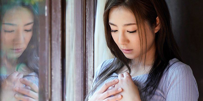 Minori Hatsune ngủ say, cha chồng ra tay không khoan nhượng